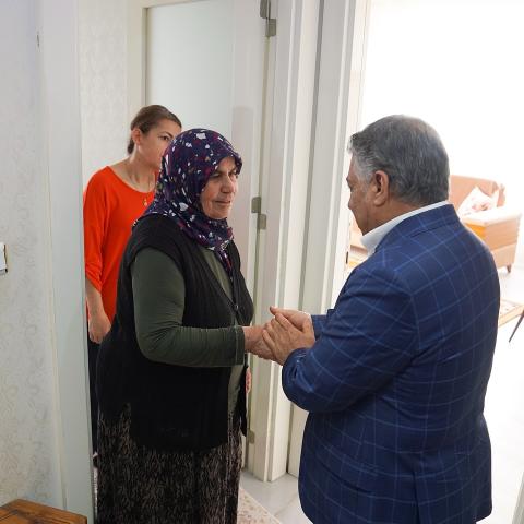 Başkan Öztekin o anneyi unutmadı!