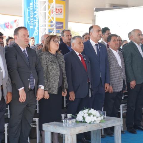 BAŞKAN ÖZTEKİN MAZOT DESTEK PROGRAMI TÖRENİNE KATILDI