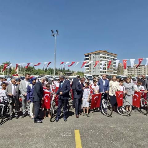 Kur’an Kursu Öğrencilerimize Bisiklet Dağıtım Programına Katıldık