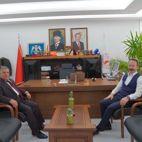 Öztekin’den Kaymakam Yam’a ziyaret