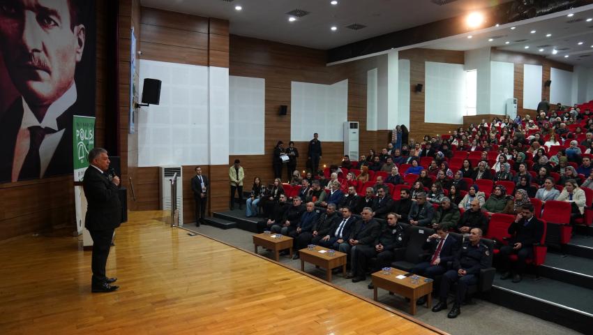 Gençlerimizi seviyoruz!