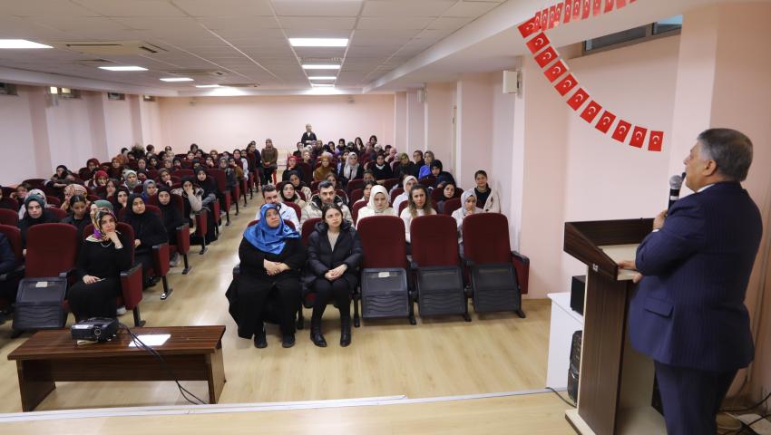 Öztekin gençler ile tecrübelerini paylaştı!