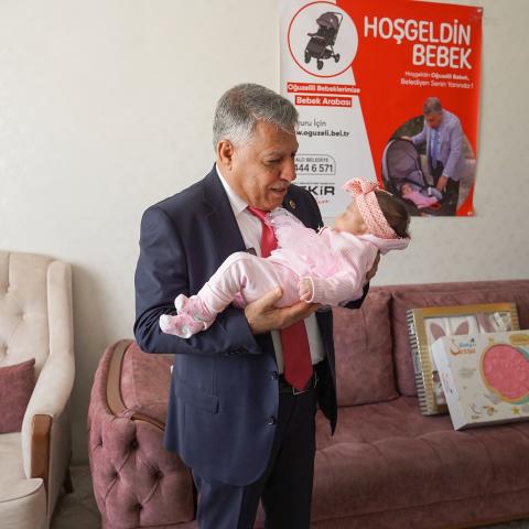 Alya Bebeğimizin Arabasını Teslim Ettik!