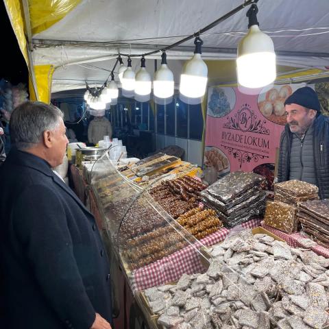 Öztekin’den Ramazan Sokağı’nda Esnaf Ziyareti